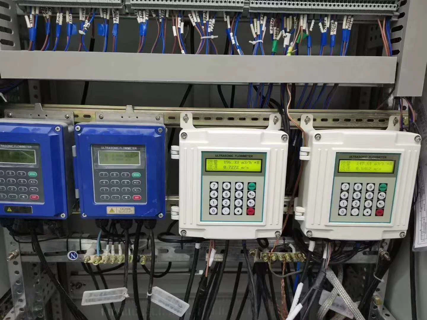 Installation drawing of wall-mounted ultrasonic flowmeter